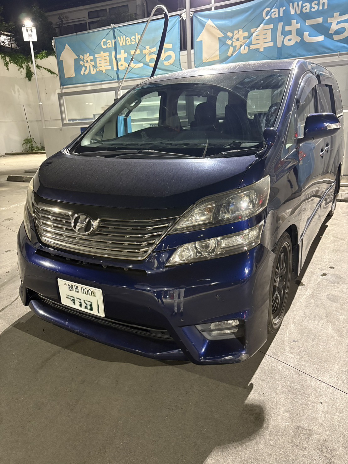 フロント右前方外観